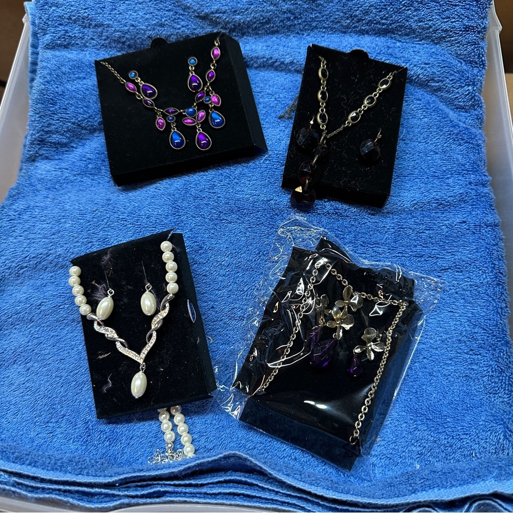 Elegant Purple and Silver Necklace Set